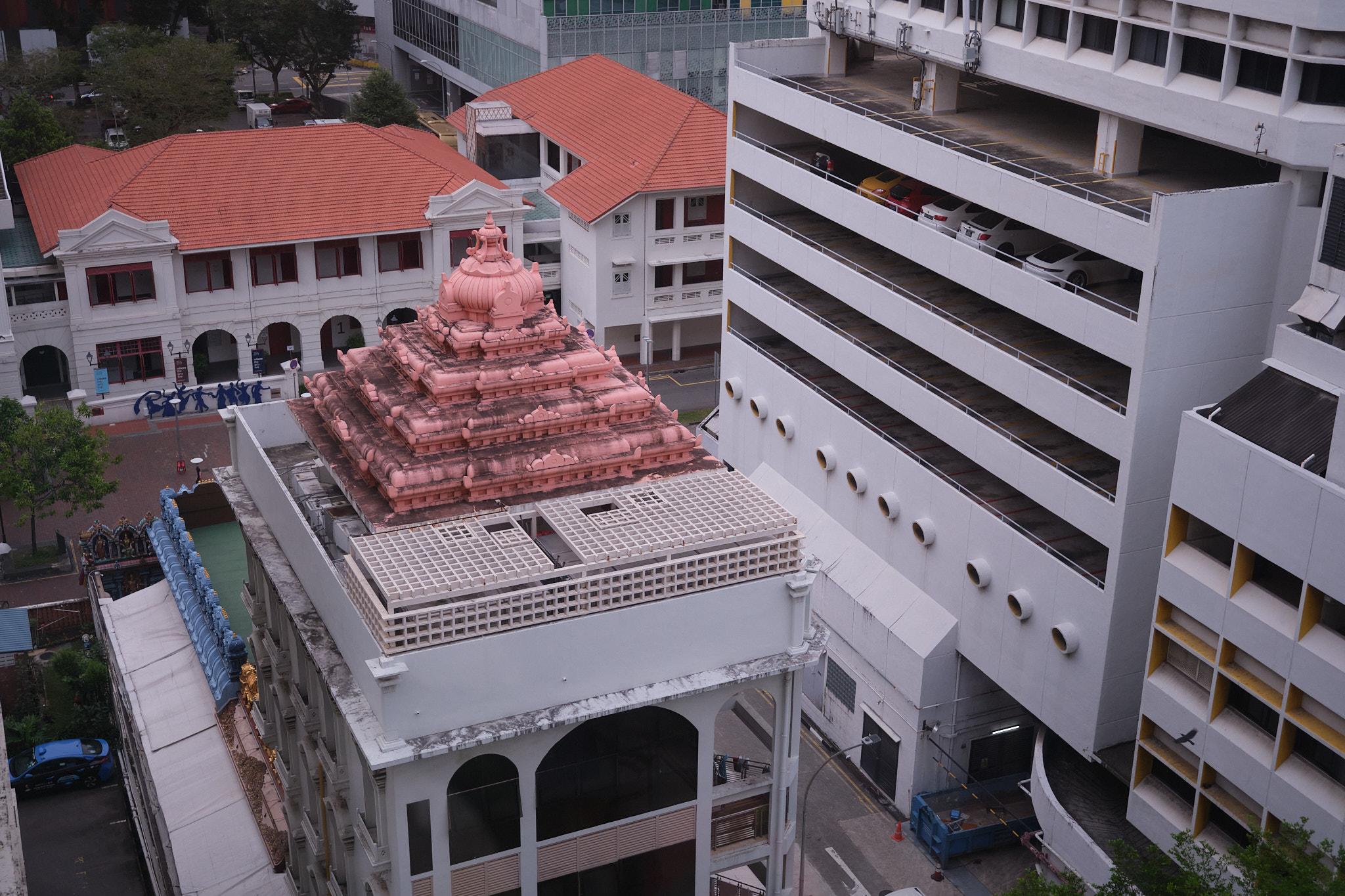 ホテルの裏のSri Krishnan寺院